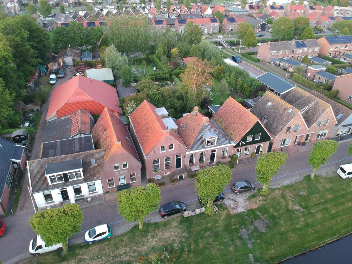 De Wachtkaemer in De olde banck Stavoren Buitenkant foto